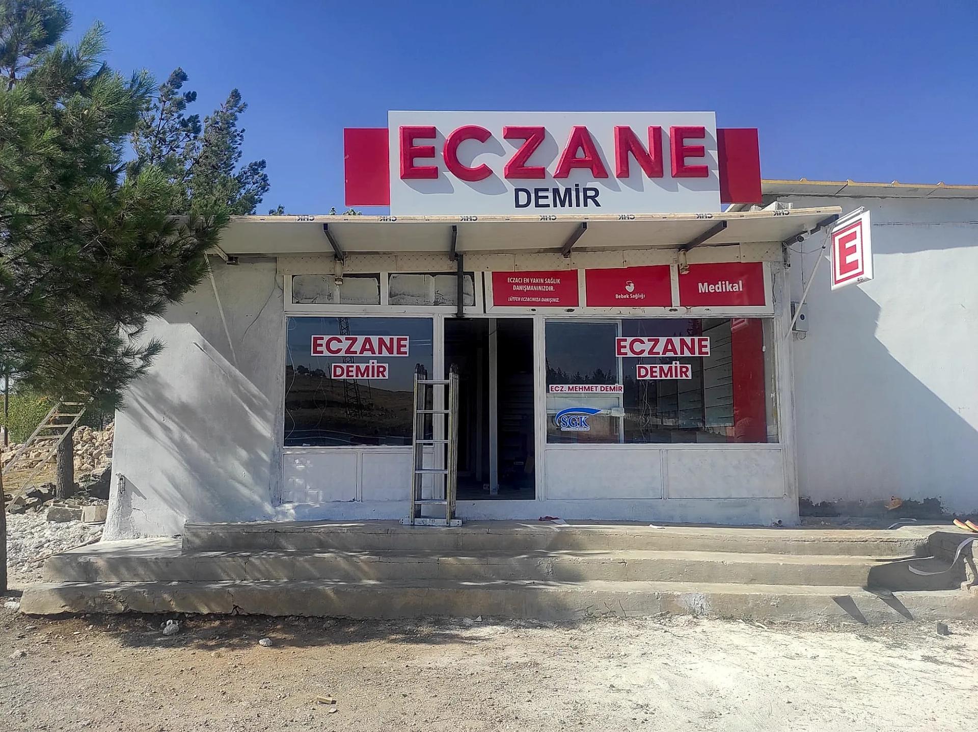 Demir Eczanesi — Eczane Tabelası