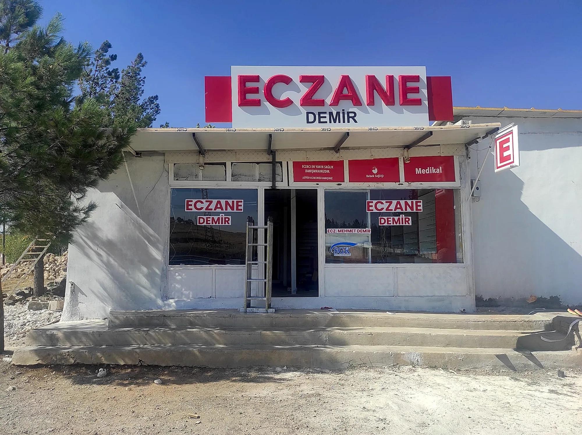 Demir Eczanesi — Eczane Tabelası