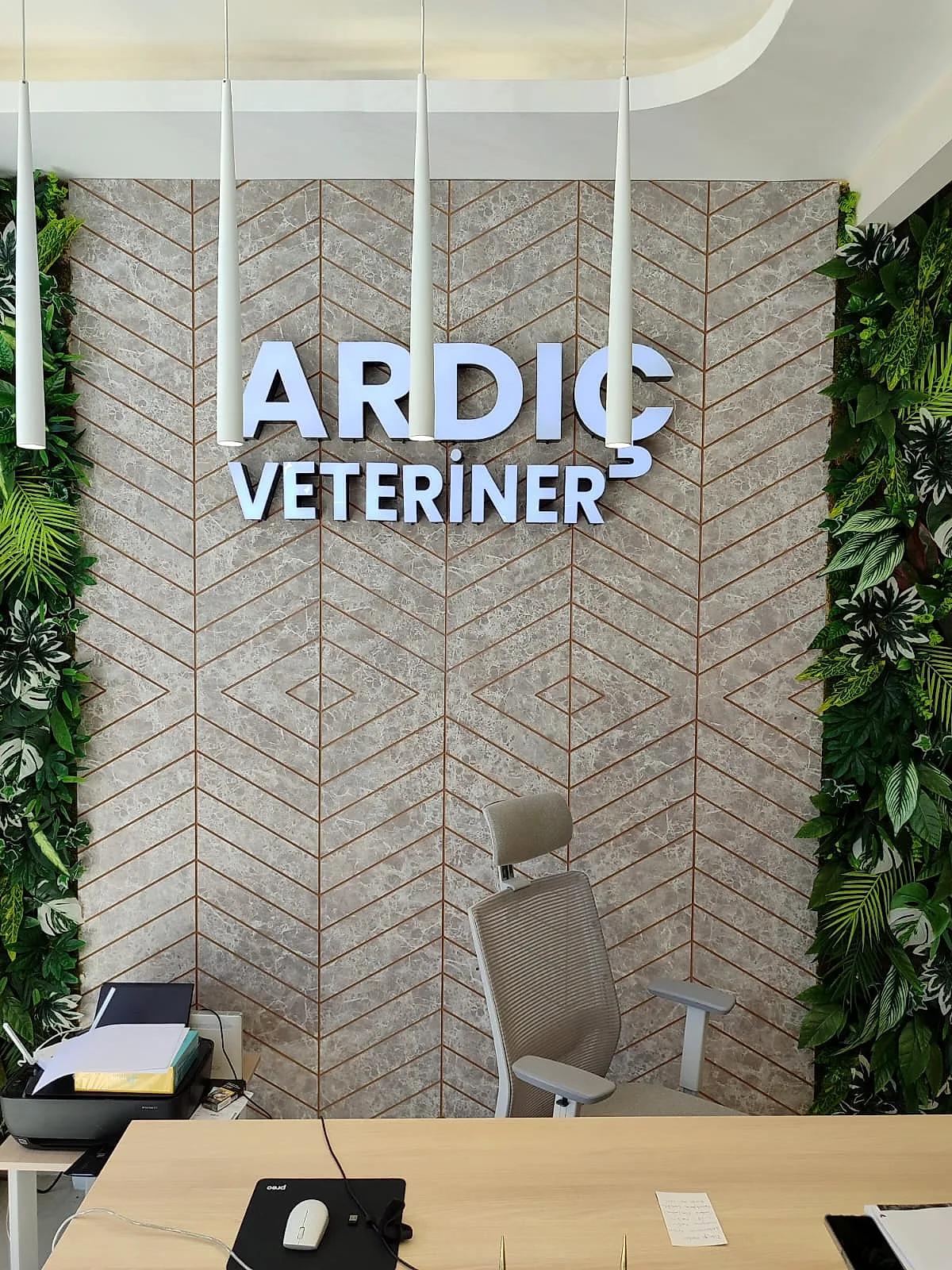Ardıç Veteriner — Işık Patlaması (Kutu Harf)
