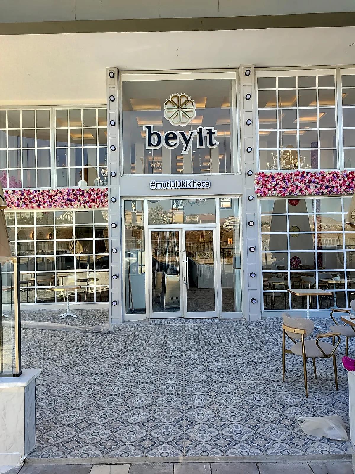 Beyit — Işık Patlaması (Kutu Harf)