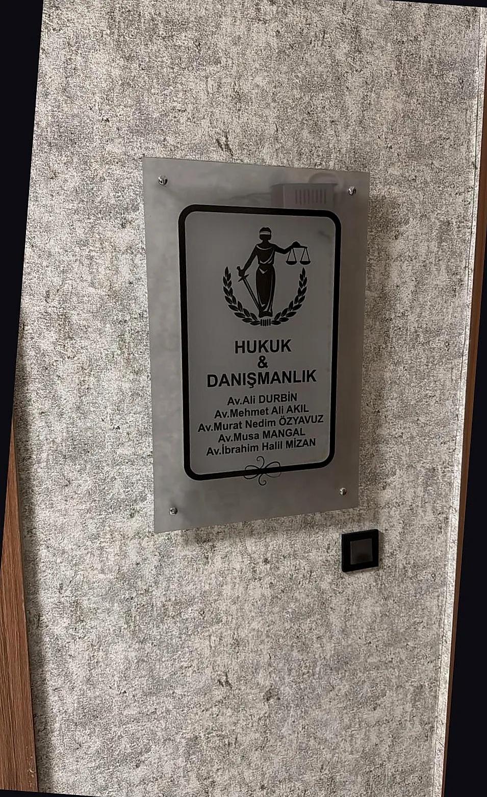 Hukuk & Danışmanlık (av. Ali Durbin Vd.) — İsimlik / Kapı İsimliği