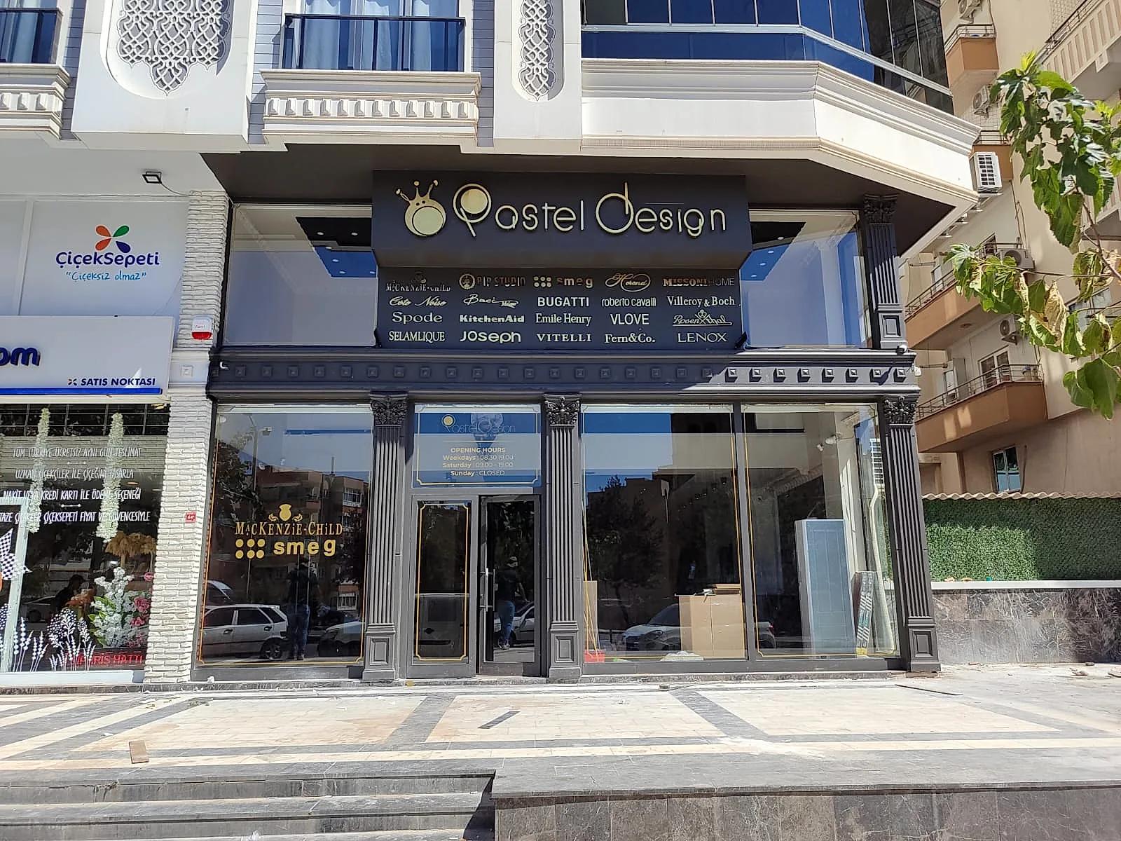 Pastel — Krom Harf Arkadan Işıklı