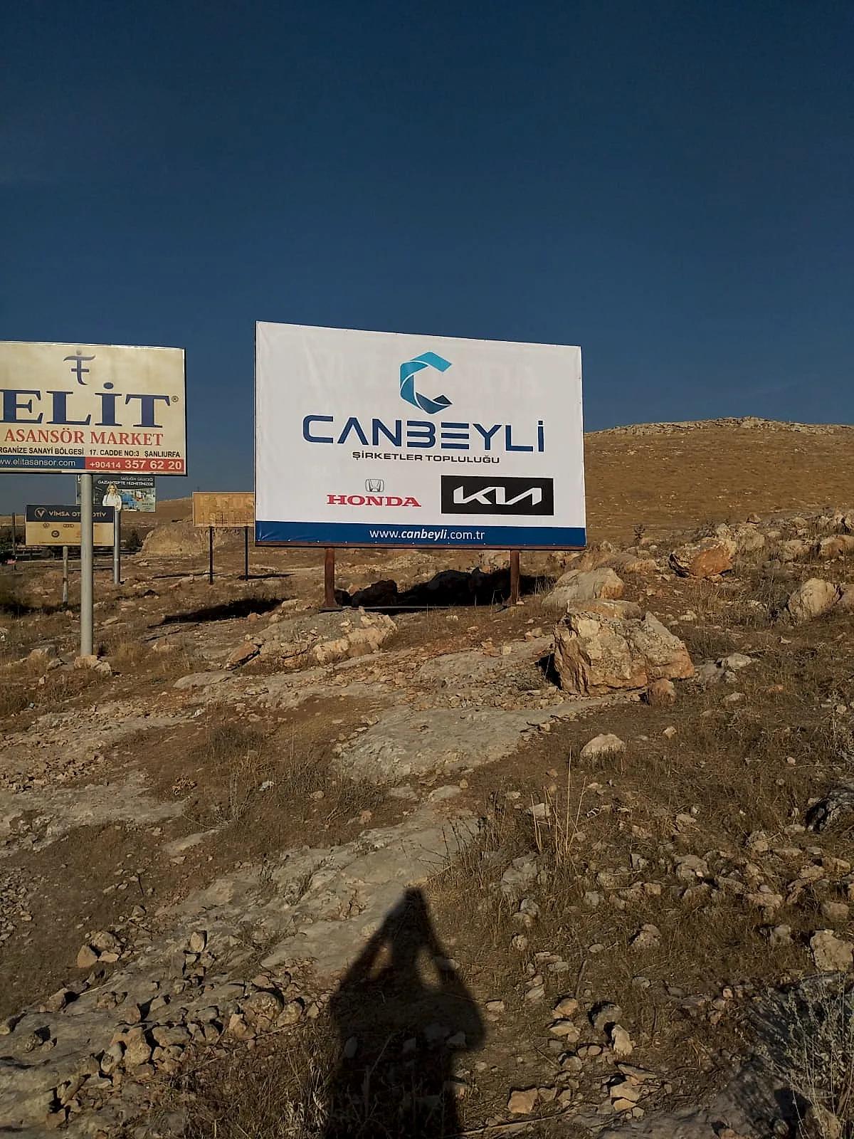 Canbeyli Sac Üzeri totem.jpeg