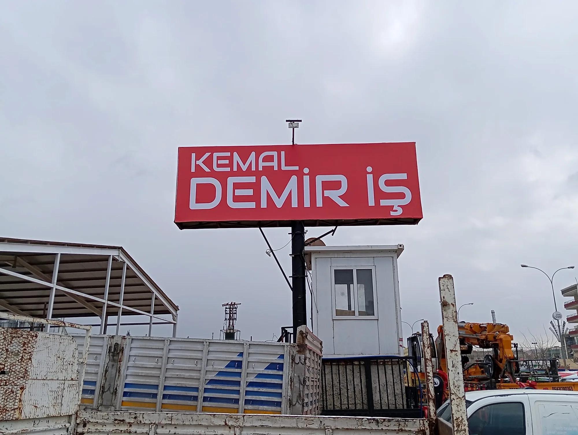 Kemal Demir İş — Totem / Pylon