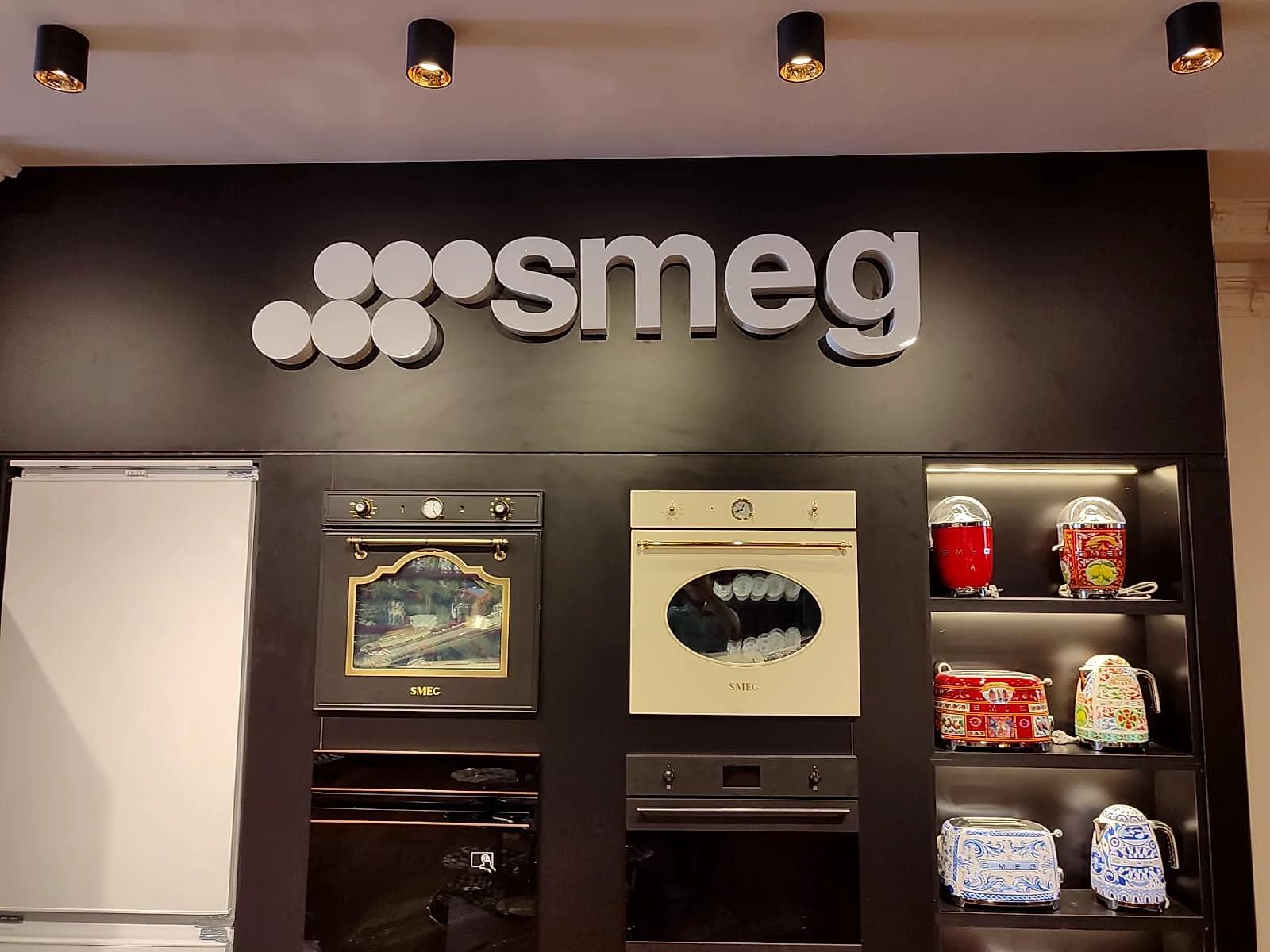 Smeg — Yan Bant Alüminyum Kutu Harf