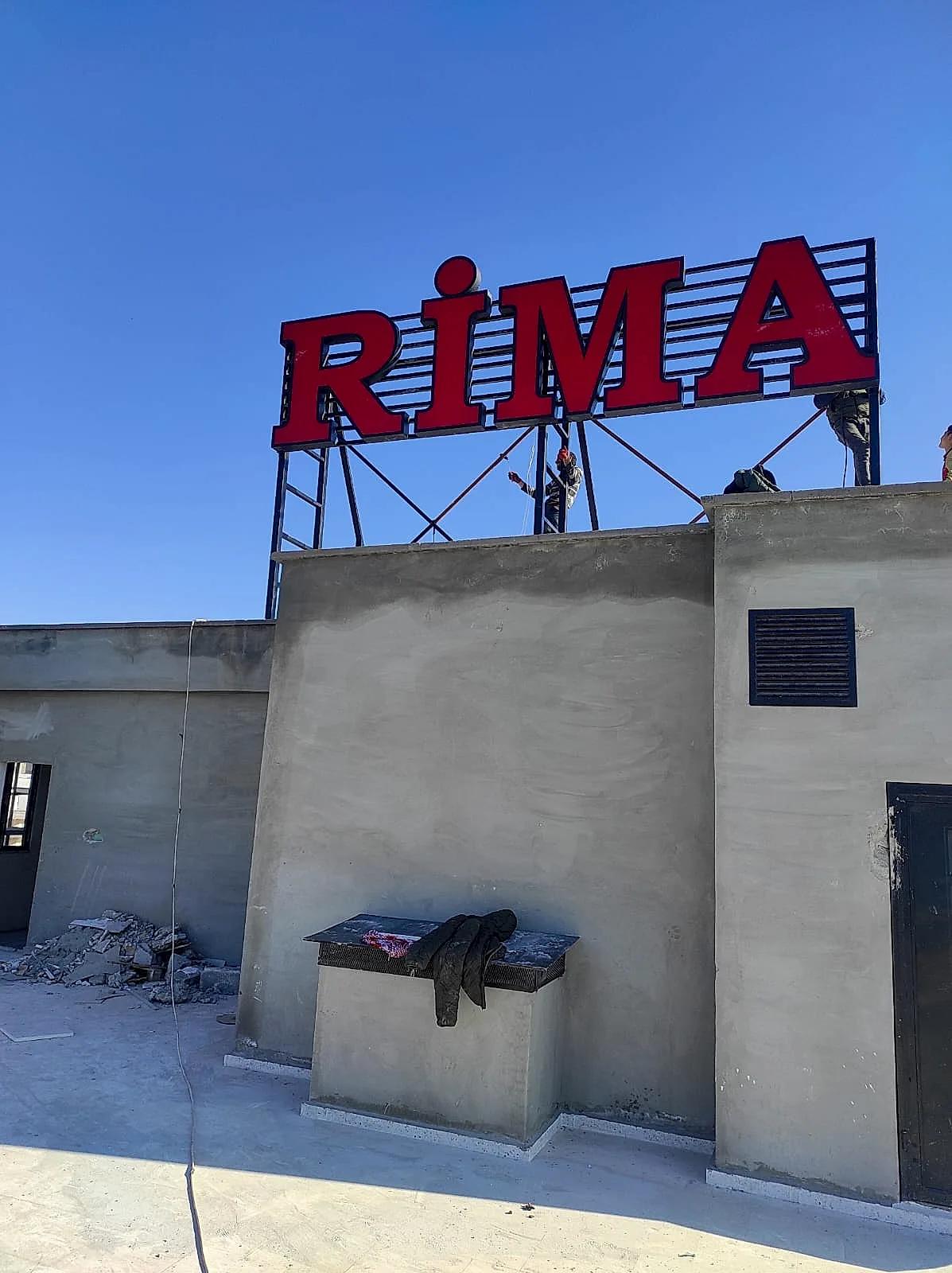 Yan Bant Alüminyum Kutu Harf uygulaması: Rima ÇAtı Tabelası Demir İzgara Üzeri Alimunyum kutu harf