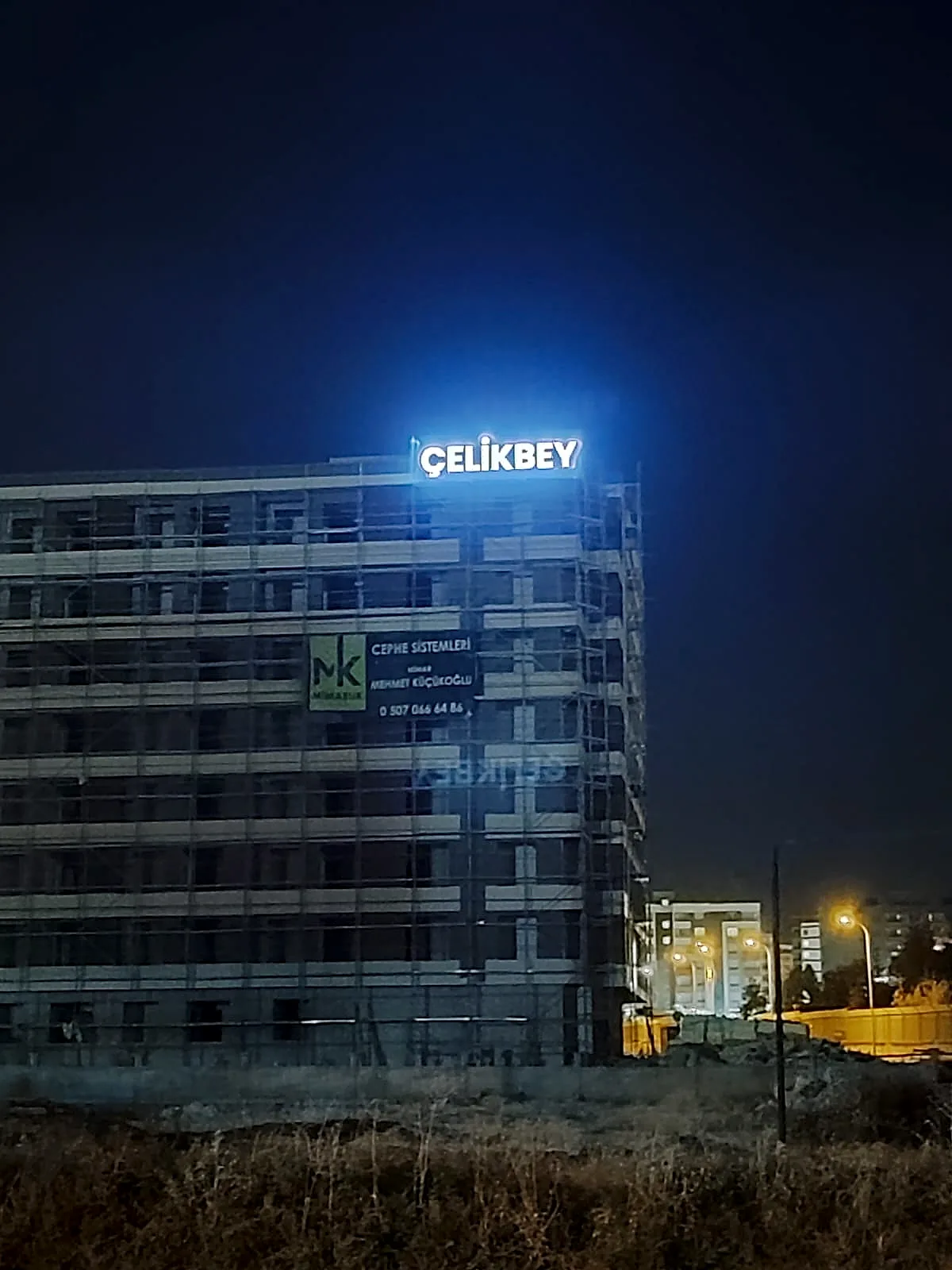 Çelikbey — Fileli Krom Harf
