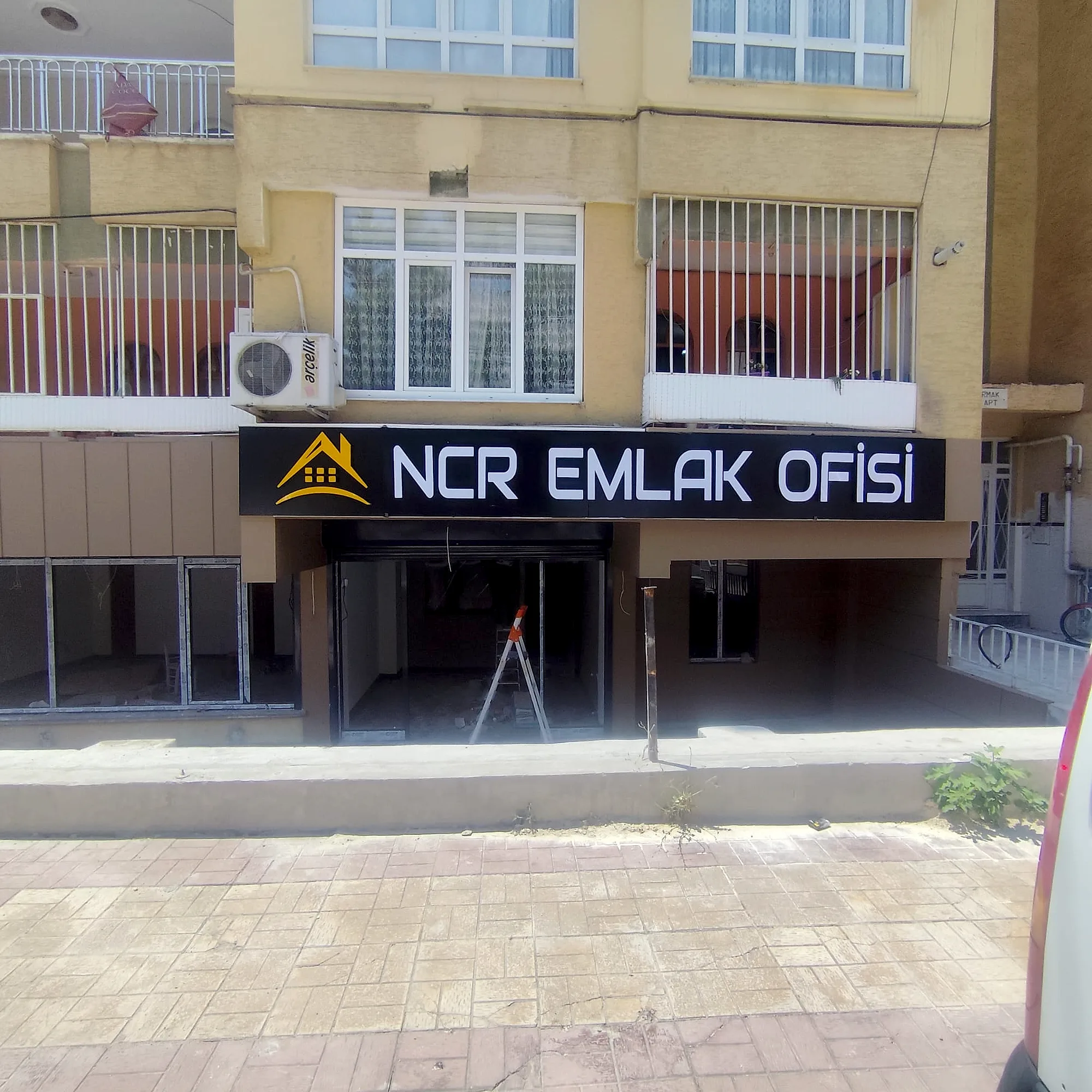 NCR Emlak Ofisi — Kompozit Kutu Harf