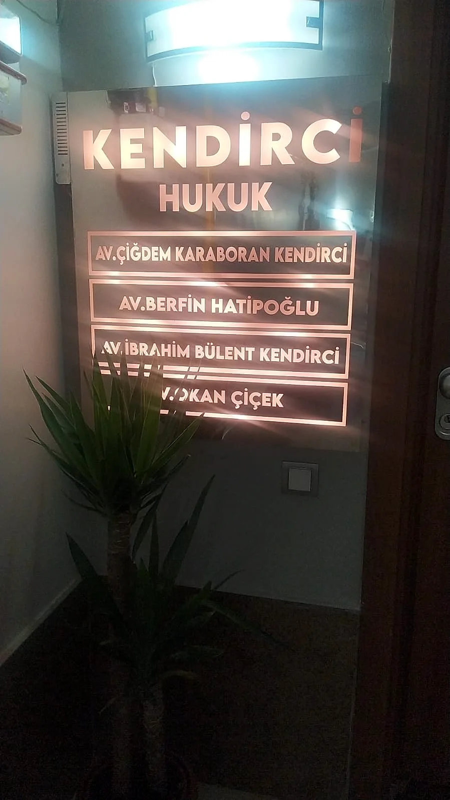 Kendirci — Oyma Kompozit Tabela