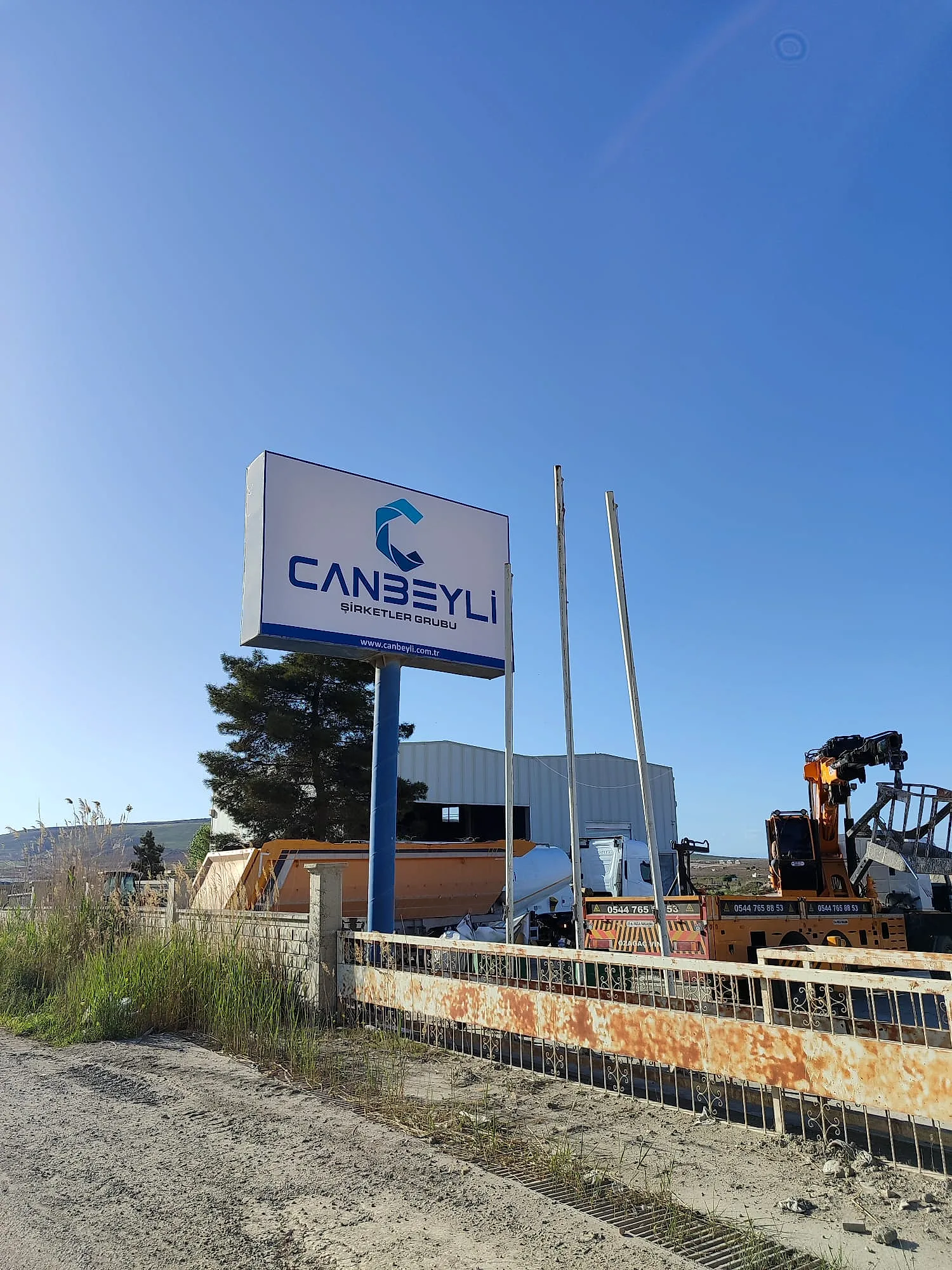 Canbeyli — Totem / Pylon