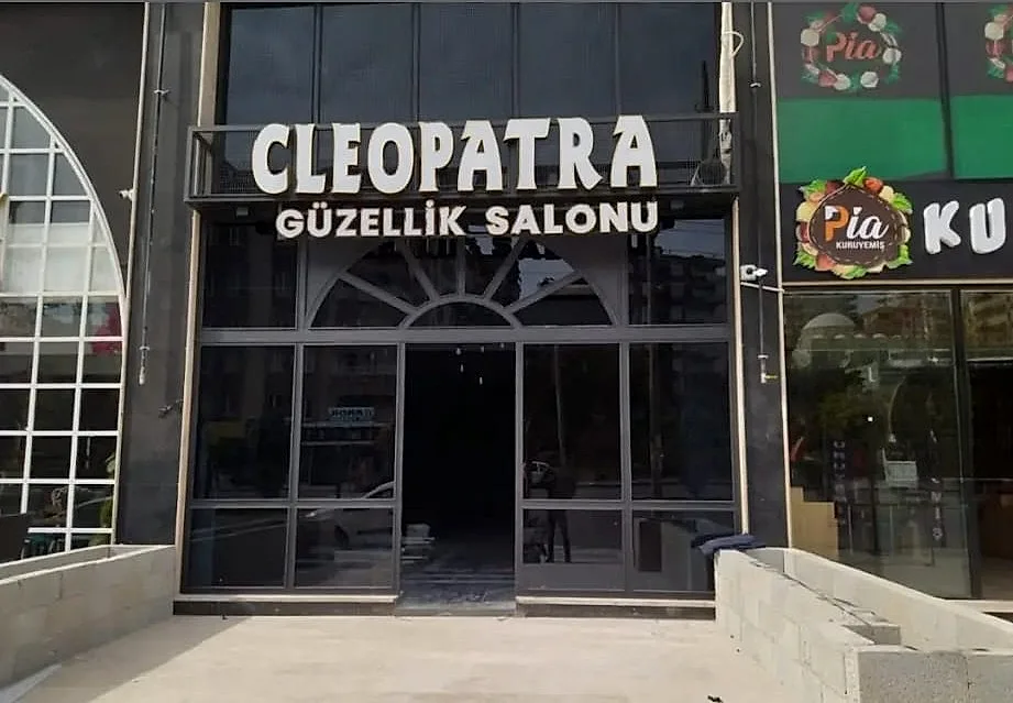 Cleopatra — Yan Bant Alüminyum Kutu Harf
